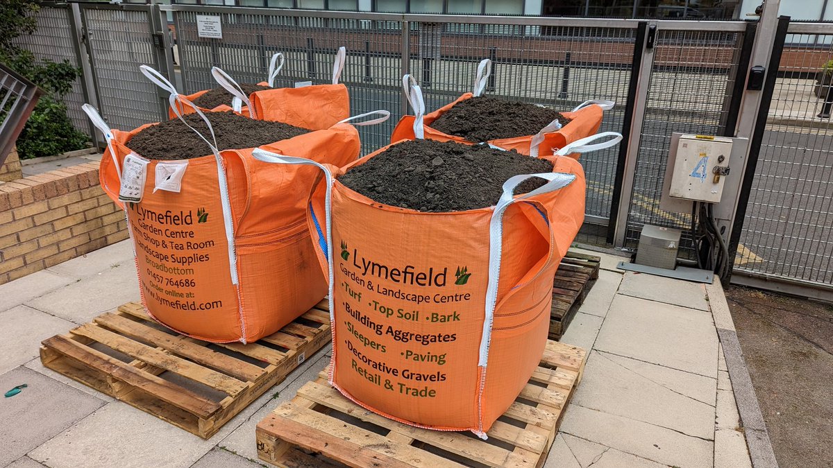 4 Tonnes of soil for our #Streetgreening Front Garden Free Planting project! #togetherforourplanet