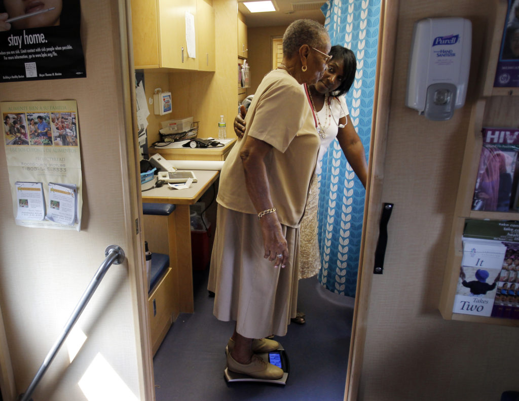 Study finds Black people live longer in places with more Black doctors pbs.org/newshour/show/… @NewsHour #BlackDoctors