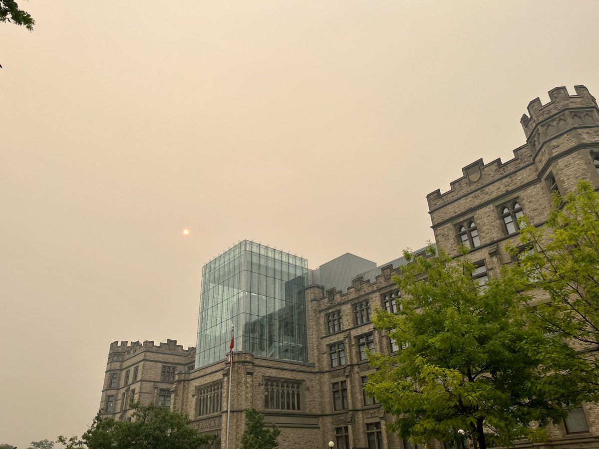 Lonnum's tweet image. Anyone else in Ottawa feel like this might be the apocalypse? 

#ClimateChange #OttWeather