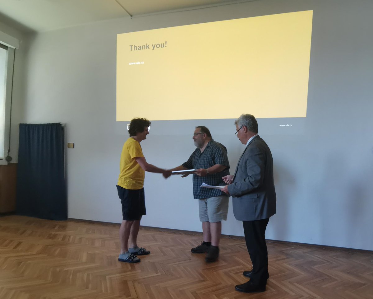Congratulations to our postdoc Jiří Slabý on receiving the Best Paper Award 2022 of the <a href="/UFE_AVCR/">Ústav fotoniky a elektroniky Akademie věd ČR</a>. His work on the performance of optical biosensors published in Biosensors&amp;Bioelectronics has earned him special recognition for the young authors! Read here doi.org/10.1016/j.bios…