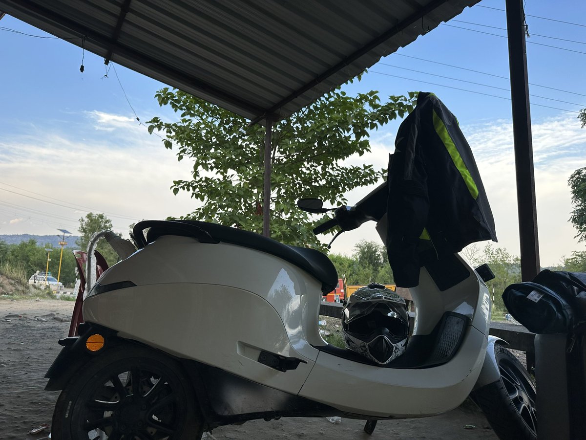 Any guess at what i am?

Comment below and i will pin the right guess😉

Hint: <a href="/rajanvats0421/">RAJAN VATS (R.V)</a> knows😅

<a href="/bhash/">Bhavish Aggarwal</a> <a href="/OlaElectric/">Ola Electric</a> <a href="/akhandelwal/">Anshul Khandelwal</a> <a href="/u_abhishek/">Abhishek Upadhyay</a>