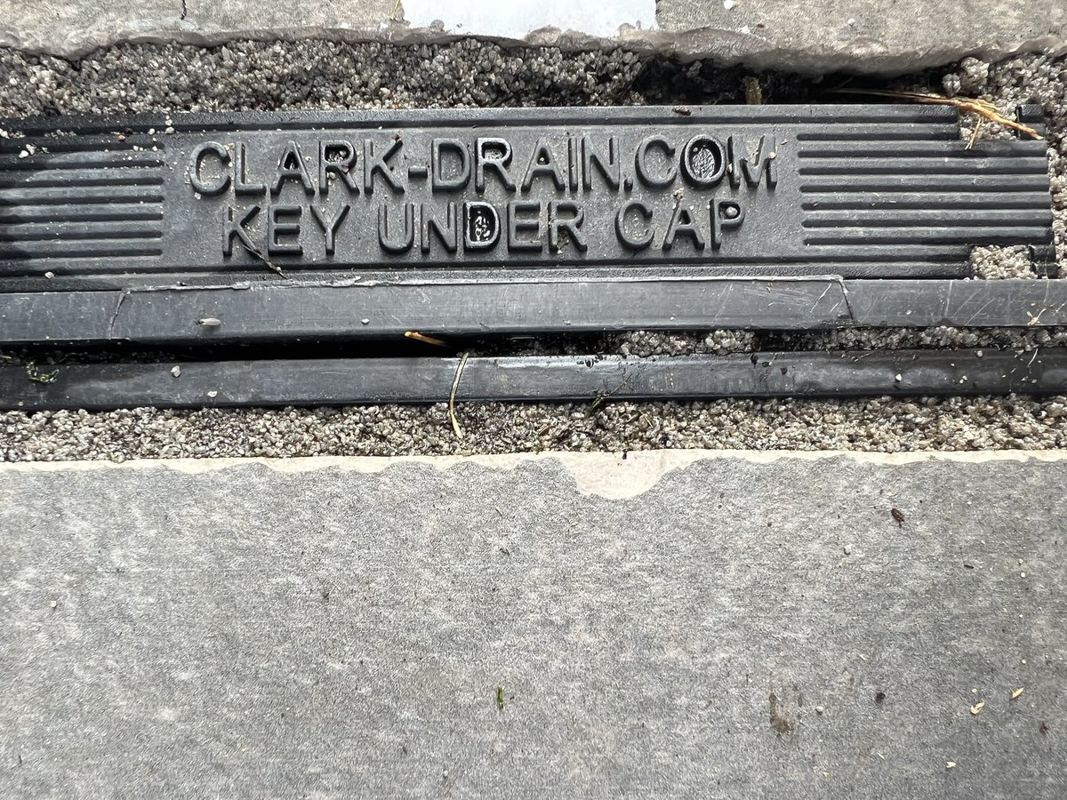 GKWilsonGardens's tweet image. Much of my expert witness work involves porcelain paving issues ….. Cutting porcelain in particular…… Here’s one of my latest expert witness commissions ….. #landscaping #landscapingexpert #contractorissues #landscapingissues