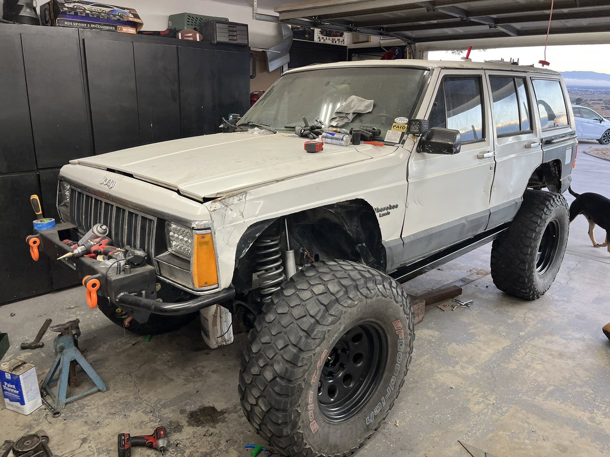 koolaidkirk's tweet photo. The 2$ whore, ugly but gets the job done., built under 2k with diy fab parts, 37x12.50’s, Yukon 5.13’s, terra low 4:1 t case, 3 link, locked front and rear &amp; best part it’s a oll 3 pedal https://t.co/dvrAB7PVAA