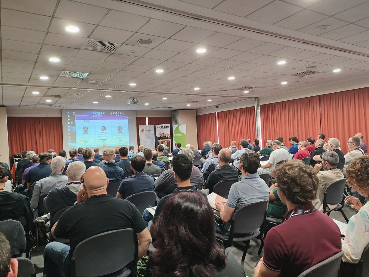 FastReports's tweet photo. Coffee break with Fast Reports!
#delphiday #delphidayitalian #italia #fastreports #italianconference #delphi https://t.co/UcQPzW13Ka
