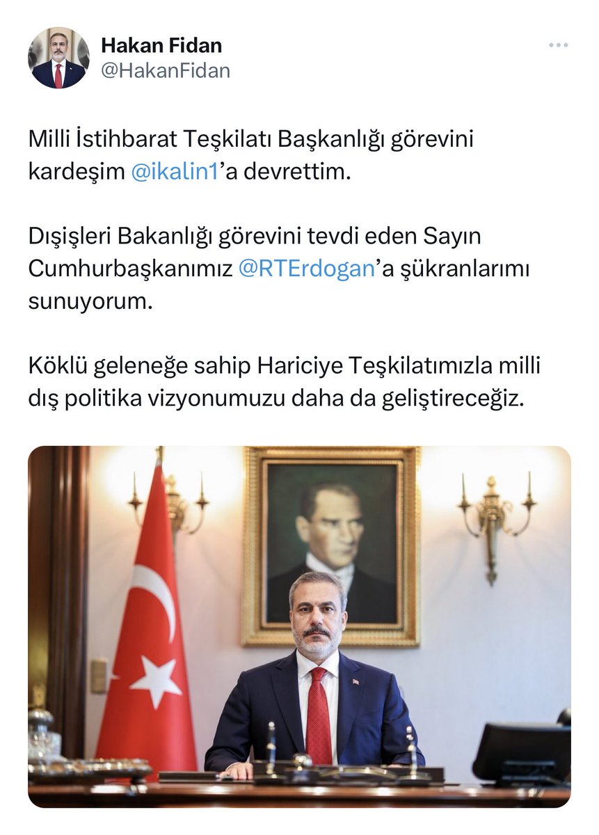 Yeni Dışişleri Bakanı Hakan Fidan Twitter hesabı açtı:

“Köklü geleneğe sahip Hariciye Teşkilatımızla milli dış politika vizyonumuzu daha da geliştireceğiz.”