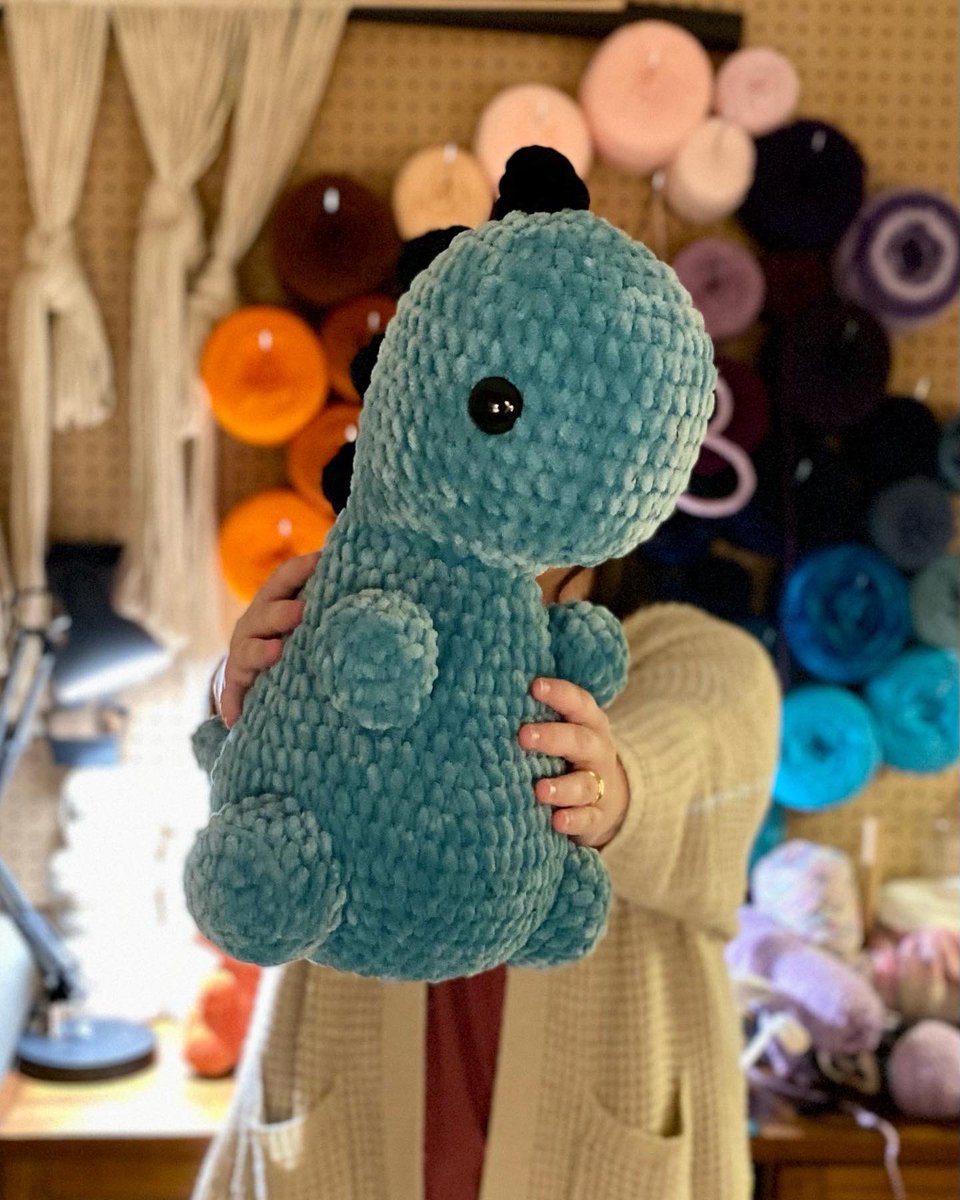 ri___bread's tweet photo. @SoScarlet_13 I bought cheap hooks online- most common sizes I use are US sizes 3.5, 4.0, 4.5, 5.0, some soft but cheap worsted weight (it’ll also be called DK, or 4 weight) yarn and followed a couple YouTube videos for beginner beanies! Now I can do most things with a pattern https://t.co/TRpU8Ai32D