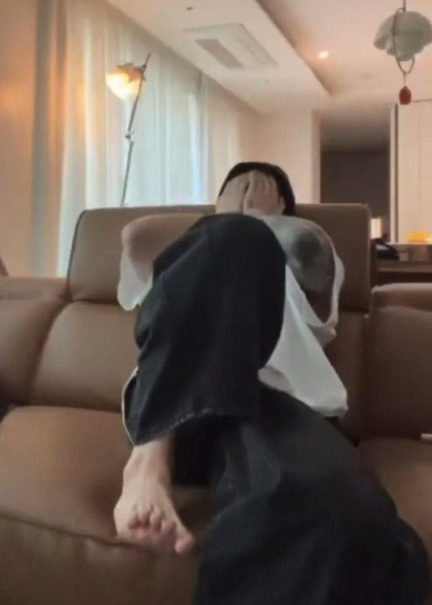 koo feets (@koofeets) on Twitter photo 