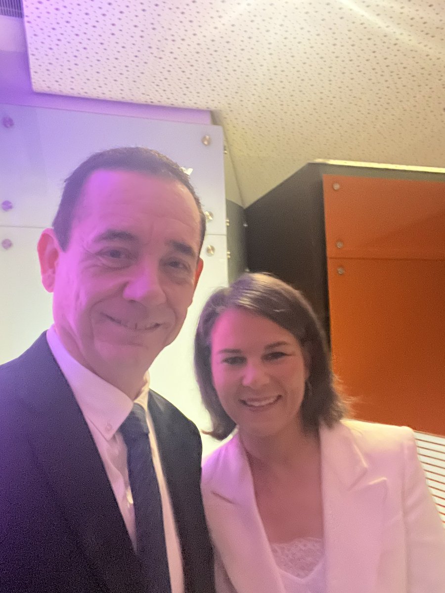 Muito honrado de receber na FGV a Ministra @annalenabaerbok em evento  sobre Democracia e Digitalização  da @FGVECMI em SP