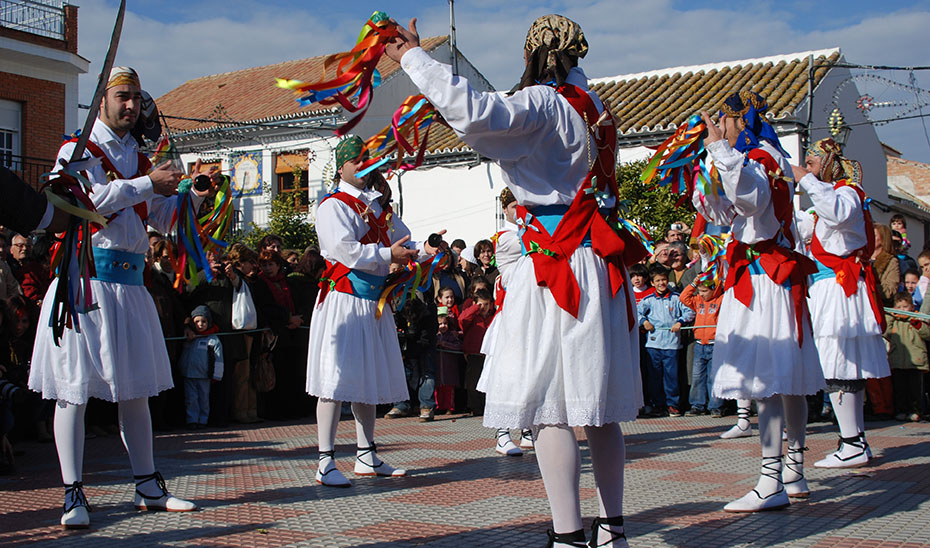#CGobAND | Las danzas de Obejo, Fuente Carreteros y Fuente Tójar #Córdoba, protegidas como Bien de Interés Cultural #BIC

🩰 Estos rituales festivos ejemplifican la diversidad de las manifestaciones socioculturales urbanas en la región andaluza

➡️ lajunta.es/47nxm ✅