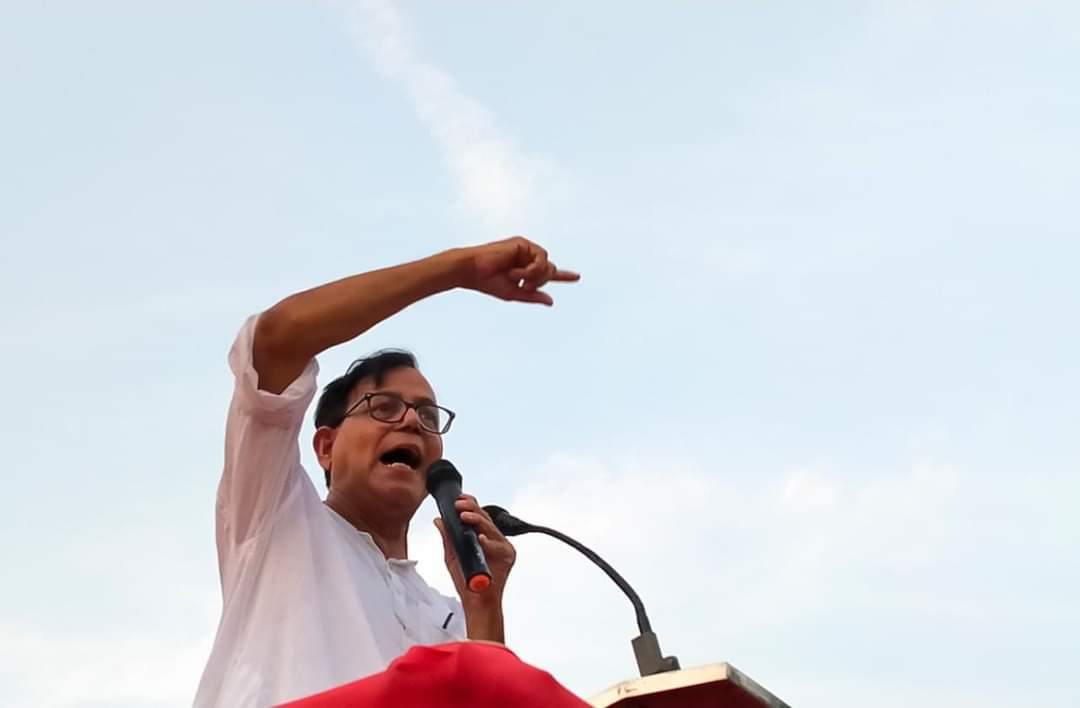 CpimSathe's tweet photo. চ্যালেঞ্জ দিচ্ছি চ্যালেঞ্জ নাও, পঞ্চায়েত নির্বাচনের তারিখ দাও,
তৃণমূল হঠাও, বিজেপি তাড়াও জনগণের পঞ্চায়েত গড়ে তোলো।
সি পি আই (এম) উত্তর ২৪ পরগণা জেলা কমিটির ডাকে বারাসতের কাছারি ময়দানে সমাবেশে উপচে পড়া ভিড়।
#Vote4CPIM #Vote4Left #BengalNeedsLeft #Left4Bengal #CPIM4Bengal https://t.co/VdkiBKOdGd