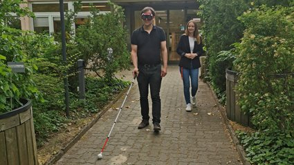 Impressionen aus unserer "Schnupperschulung" 
zum #Sehbehindertentag 
Die Selbsterfahrungsübungen unter der Simulationsbrille kamen ebenso gut an wie das Kennenlernen von Hilfsmitteln, wie "sprechende" Uhren, Füllstandsanzeiger oder Unterschriftenschablonen.