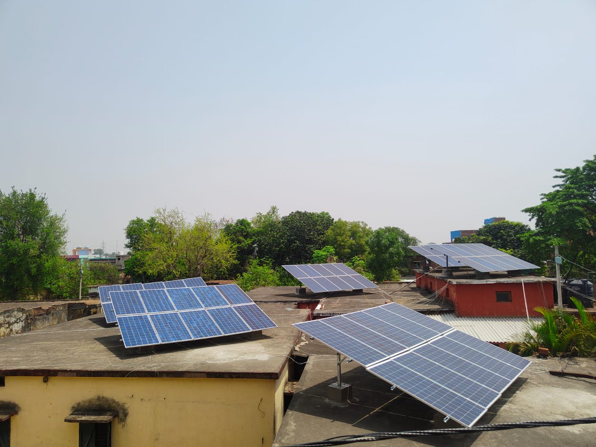 eAnkitPandey's tweet image. 🌇Solarising Godda for #Development🎯

Under JH-RESET @Swaniti, our Associate, @9627hemantsingh is supporting solar #RoofTop installation on 17 sites in Godda, amounting to total capacity of 250 kW.

Additionally, 10 sites for installing Solar #HighMast Lights, which is ongoing!