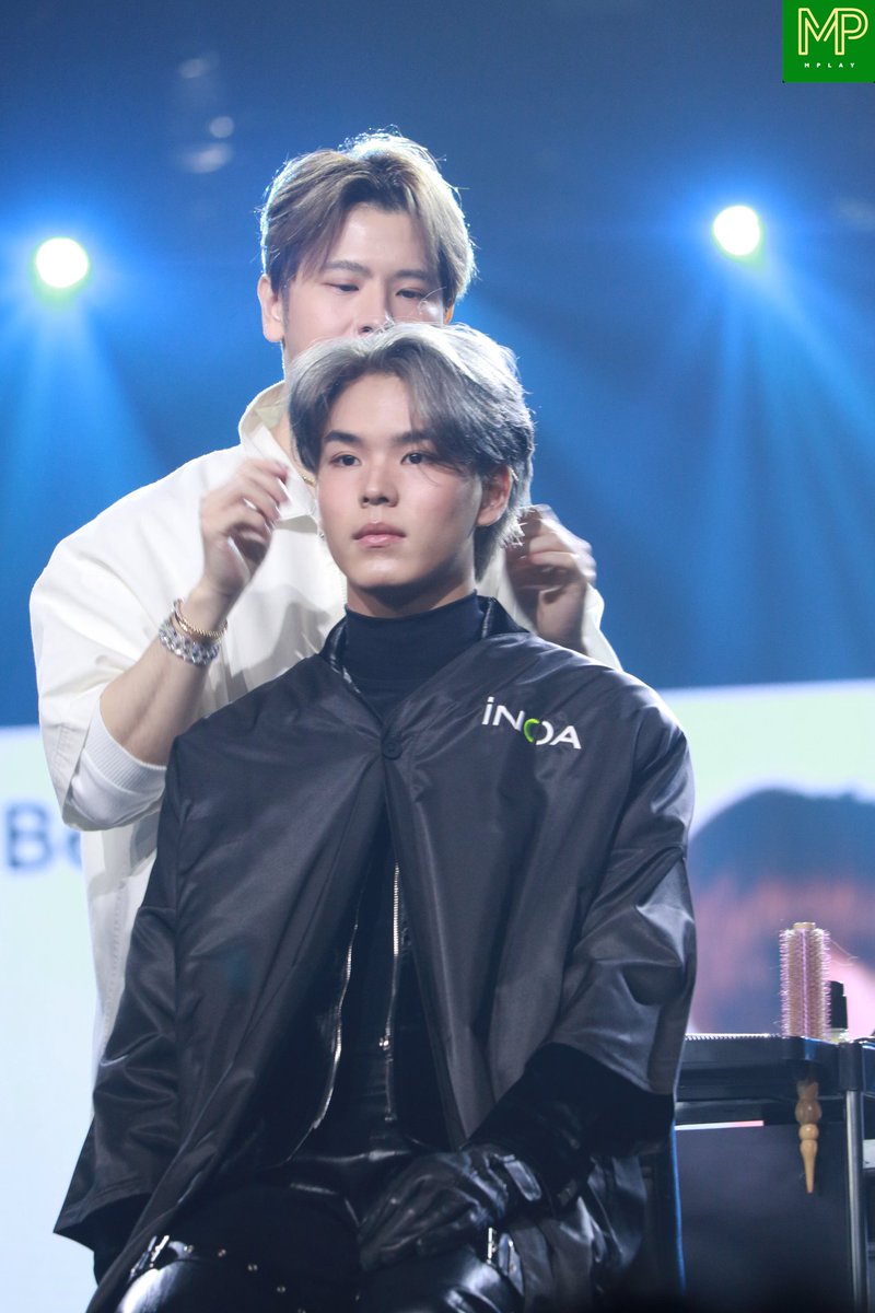 MPlay_2021's tweet photo. พี่ “ก้อง - กฤษฏิ์” Brand Professional Ambassador สร้างสรรค์ลุคสีผมด้วยผลิตภัณฑ์ iNOA ให้กับนักแสดงชื่อดัง “ปิง - กฤตนัน”

#Pingkrittanun #Gonghive
#LorealProTH 
#NewiNOATH #iNOA
#RendezvousWithFutureYou https://t.co/J0Nkv29K17