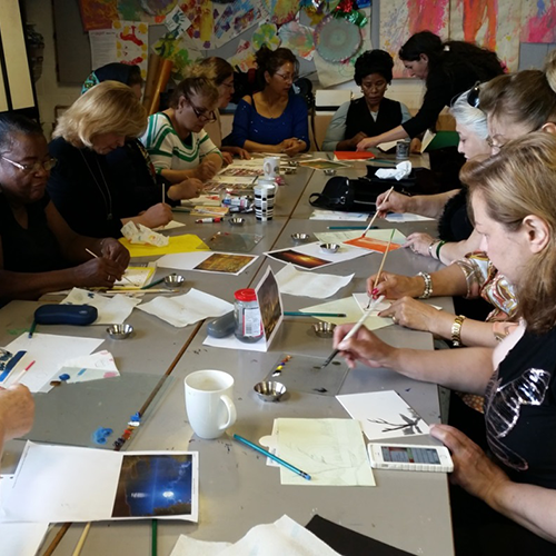 ComChampsCamden's tweet photo. Want a great way to relax on a warm summers evening, join us for Arts &amp; Crafts every sunday from 3pm-5pm at 7 Dowdney Close, NW5 2BP. Limited spaces and only for the next 3 weeks. Amazing turnout last week so lets keep it going. #ComChamps #Community #Camden #ERC #KentishTown https://t.co/GoKsKANEQo