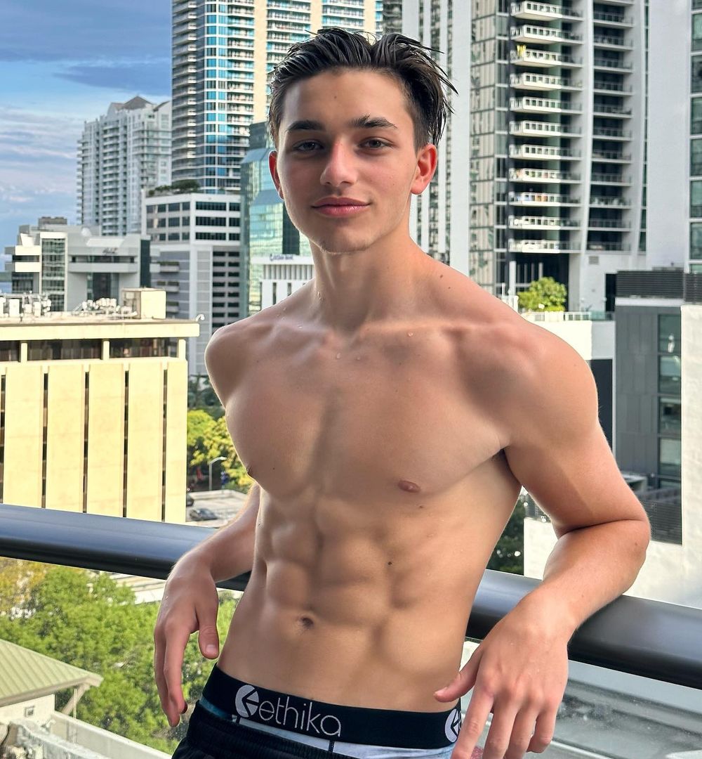 Young FIT 5OOK on Twitter "RT 18_fitness_boys Brad https//instagram