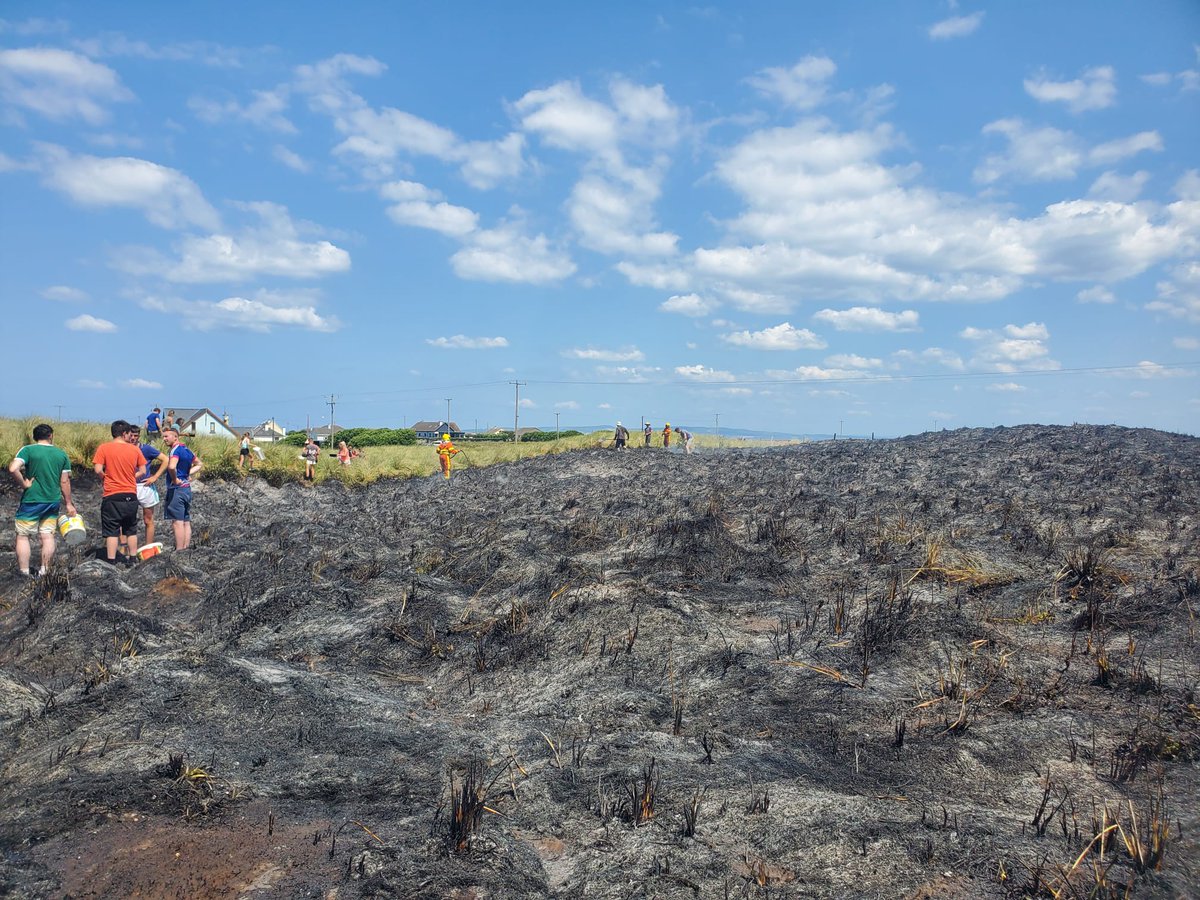jerosullivanRK's tweet photo. Disaster in Maherees this morning as a large area of the Dune network destroyed by fire - would have been much worse except for fire service and the 70 or so locals who rushed to help put out the fire. Please don't light fires in the wild. @radiokerrynews https://t.co/PYhdPMWvqO