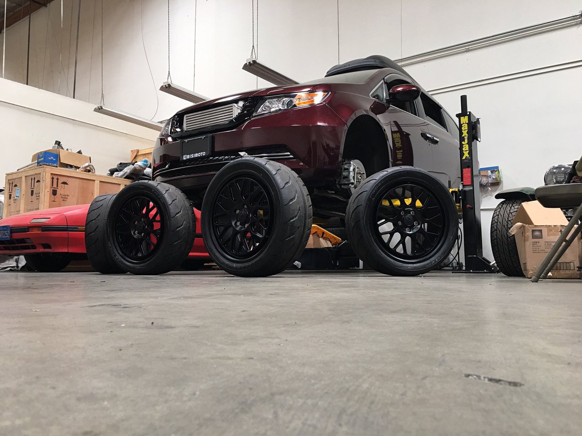 bisimoto's tweet image. Join me at 12pm Pacific, 3pm Eastern on Instagram live for an exciting episode of the Bisimoto #Tech2sDay show. Today, we will talk about the importance of using the right compounds for wheel and tire care, projects, and more. Sponsored by @BlackMagicShine
instagram.com/bisimoto