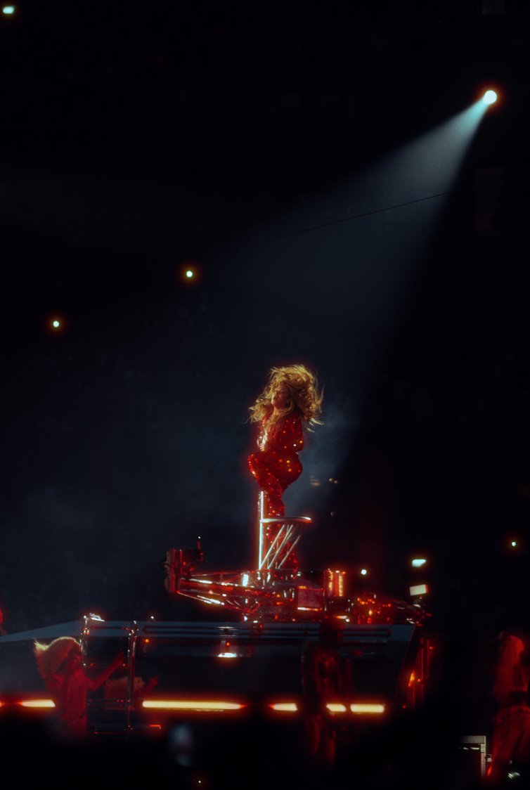 Josh_Snaps's tweet photo. Some of my favourite shots  from the crowd at the Beyonce RWT show in London last week!

#beyonce #beyoncé #renaissance
#beyhive #renaissanceworldtour #rwt #renaissancetour 
#rwt2023 #bey #queenbey https://t.co/5X6WiB19q7