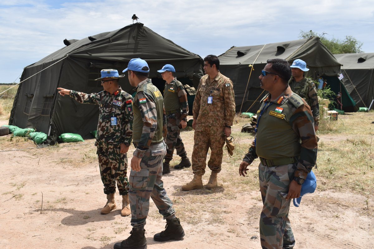Indian Peacekeepers 🇮🇳 deployed under #UNMISS in South Sudan continue patrolling in Manyabol, #SouthSudan 🇸🇸 to ensure Safety & maintain Peace in the region. 🇺🇳

#IndianArmy #UNPeacekeepers #BlueHelmets #JaiHind #DefenceNation