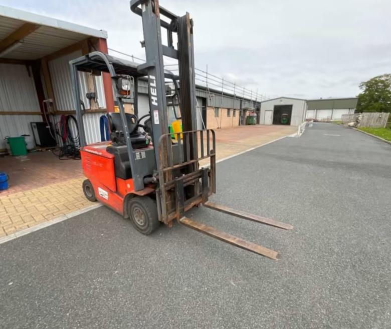 Contents of Smoked Salmon Factory to include Fish Smokers, Fish Slicers, Forklift Truck &amp; more, due to Retirement | No VAT on Hammer
📍 Located in Northallerton
📆 Auction Ends 15th June
Click here to view the auction > hubs.li/Q01St38L0