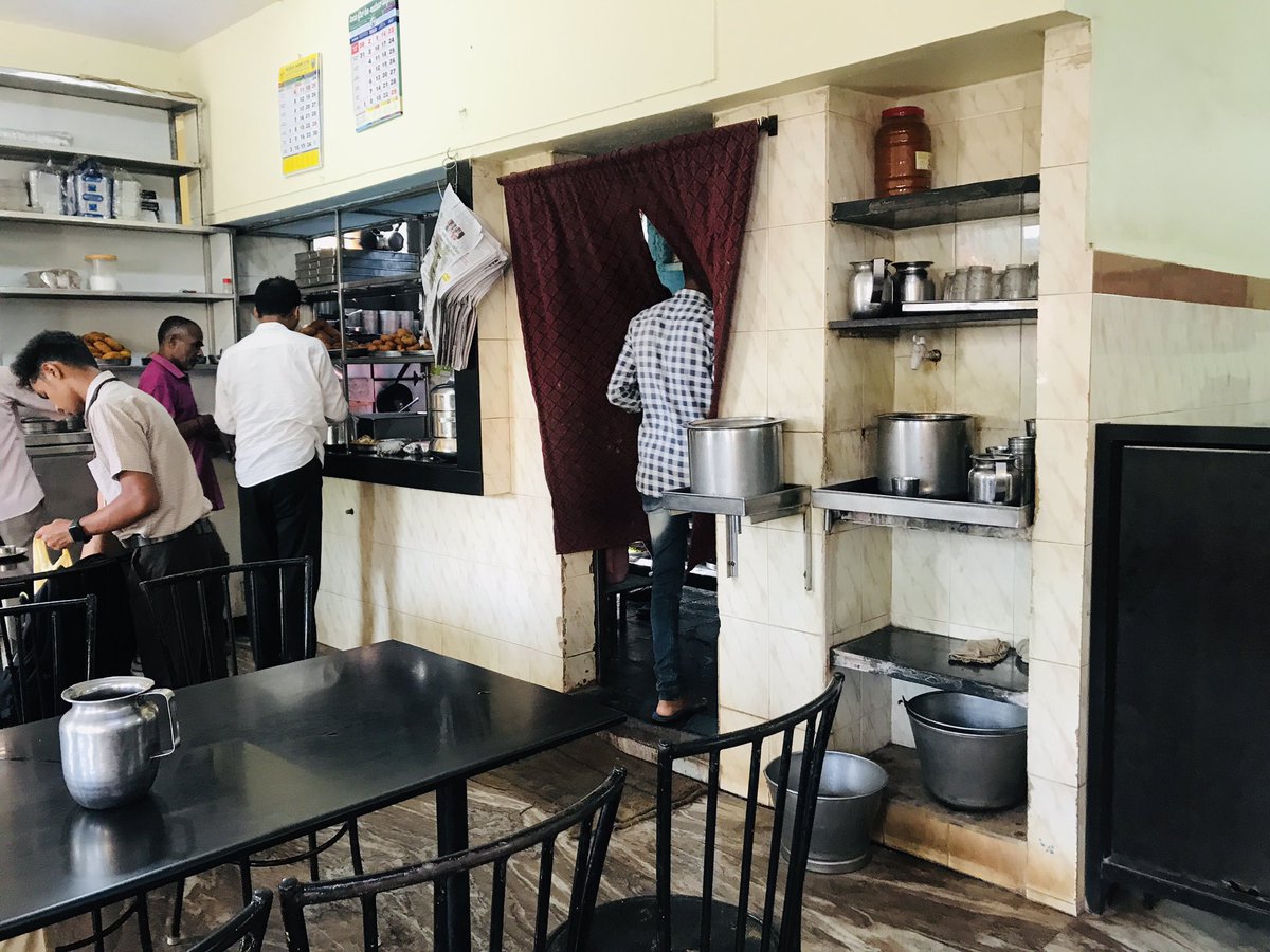 DAREDEVIL Riz ಕನ್ನಡತಿ on Twitter "Had breakfast here again! Old and yummy! Golibaje is classic