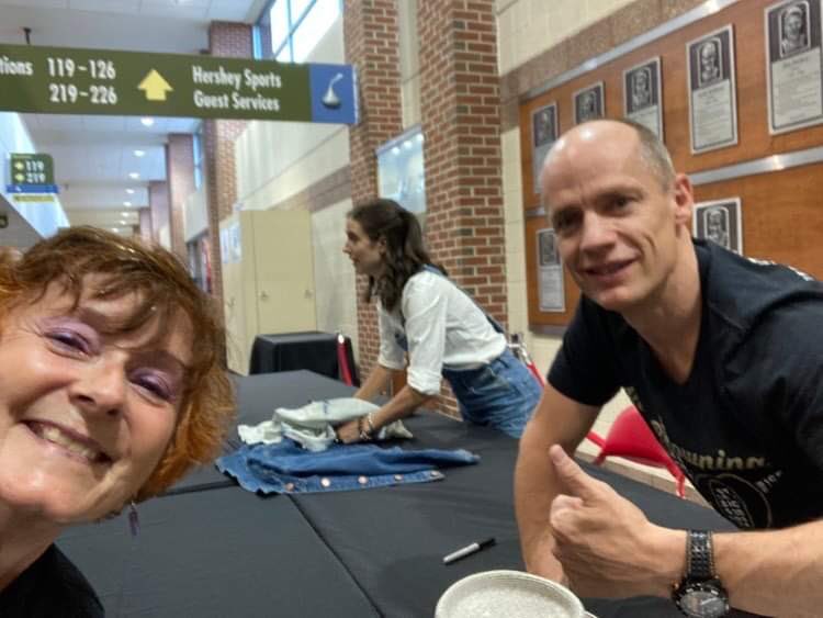 jadaya1st's tweet photo. @KurtBrowning THANK YOU FOR 30 MARVELOUS YEARS OF SHOWS, MEMORIES AND PHOTOS! 💜💜💜  YOU ARE THE BEST! 
I hope to see you again somewhere somehow. Blessings and Best Wishes to you and Alissa ❤️❤️ https://t.co/BQ0UIbm2Rr
