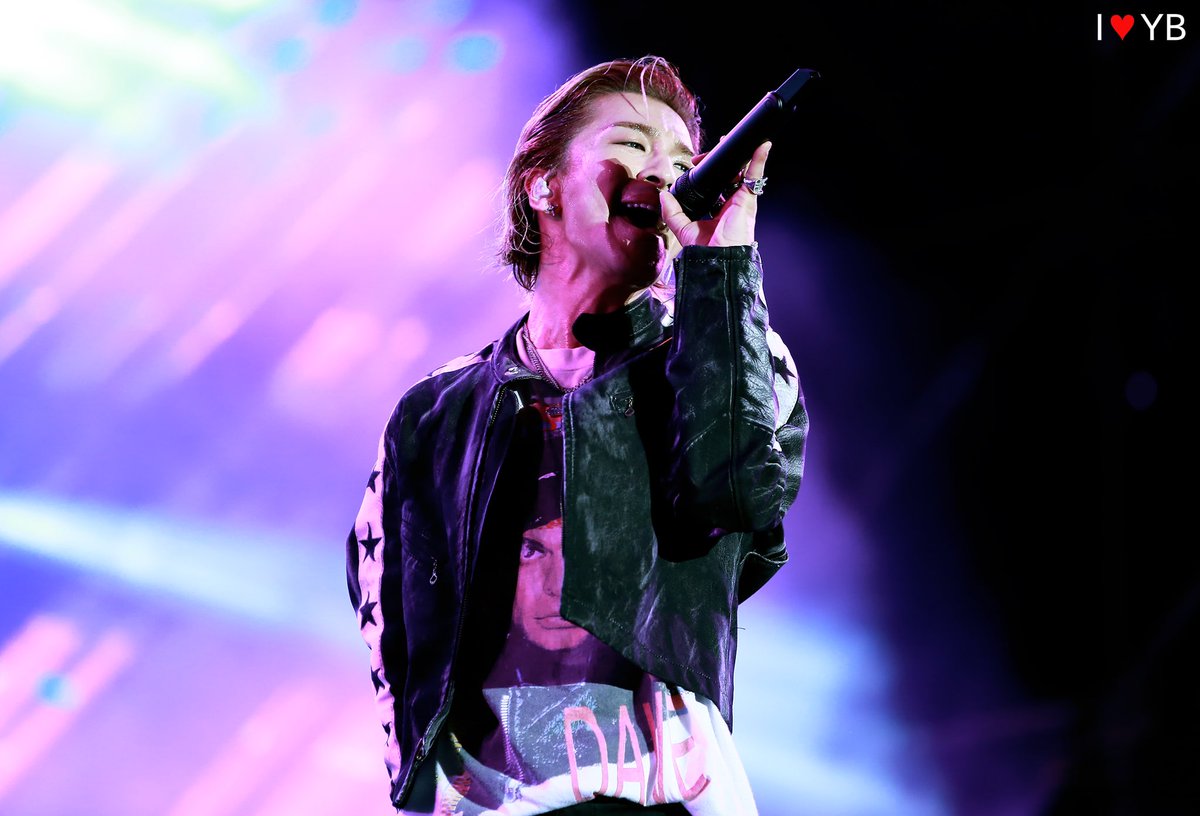 URTHESUN's tweet photo. 230603 태양 | So Wonderful Festival

반짝반짝 넌 YB..✨
태양보면 늘 달 위를 걷는 듯해🚶🌙💛

#태양 #TAEYANG @Realtaeyang https://t.co/a8EoarpzLU