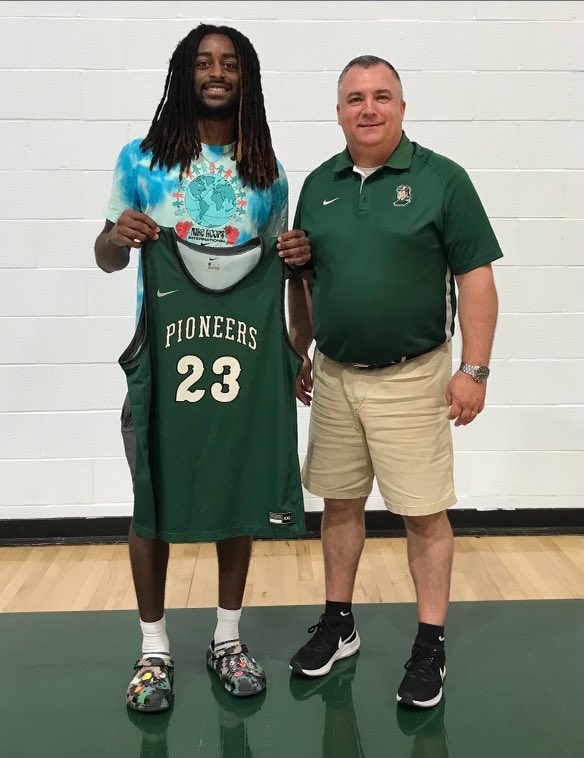 PioneerTeams's tweet photo. 🏀Congrats to Pioneer Sophomore Guard George McCurdy IV on his recent commitment to attend Crowley’s Ridge College on a basketball scholarship! https://t.co/BSXDgXVSxc