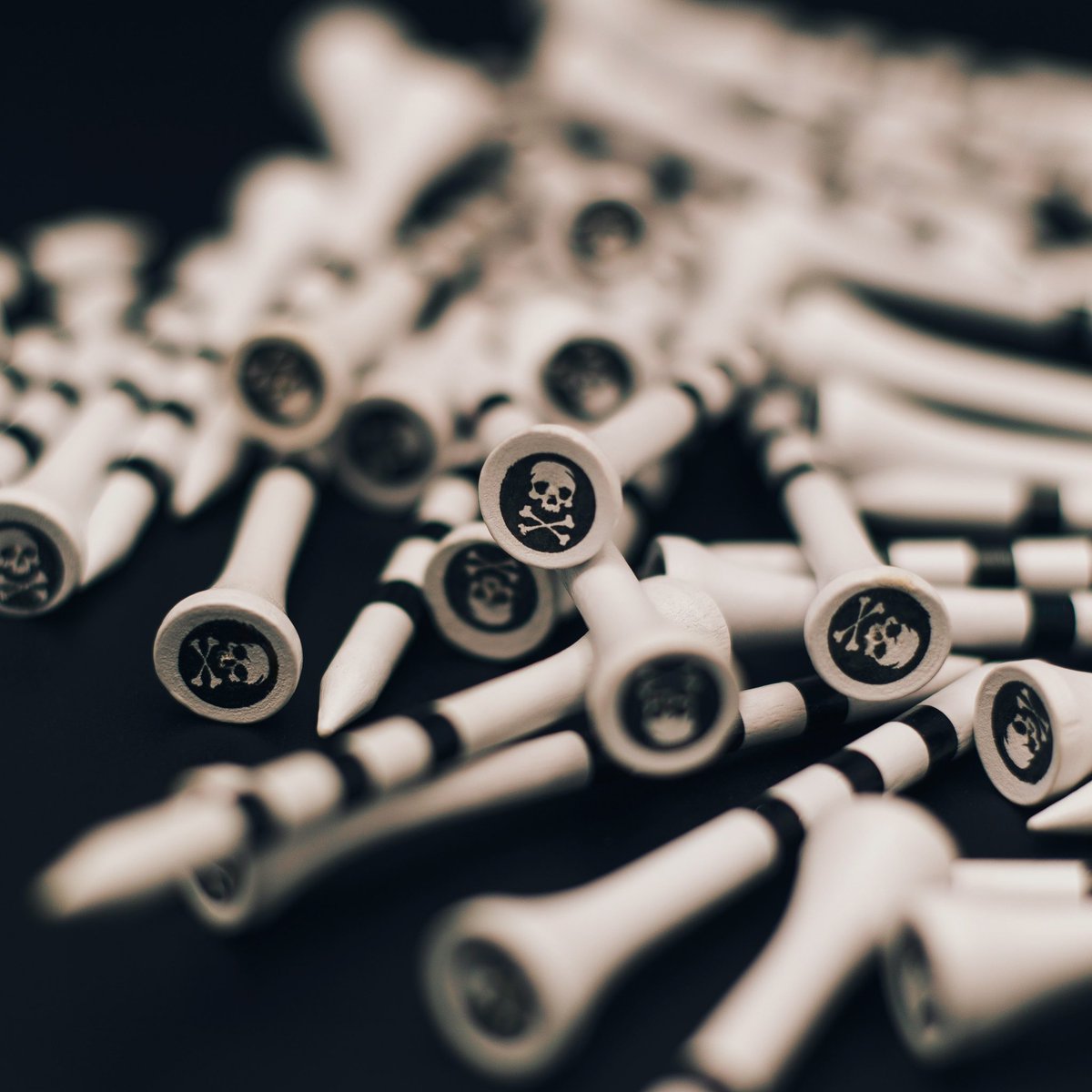 PrideSportsUS's tweet photo. Unleash your inner pirate with our special edition Skull &amp; Bones golf tees.☠️

Made from 100% solid hardwood and available in 2 3/4 &amp; 3 1/4 tee lengths.

Shop now👇
https://t.co/4mSdZ9qz4c 

#teeityourway #golftees #golfaccessories #golfgame https://t.co/JT9kEFUpVR