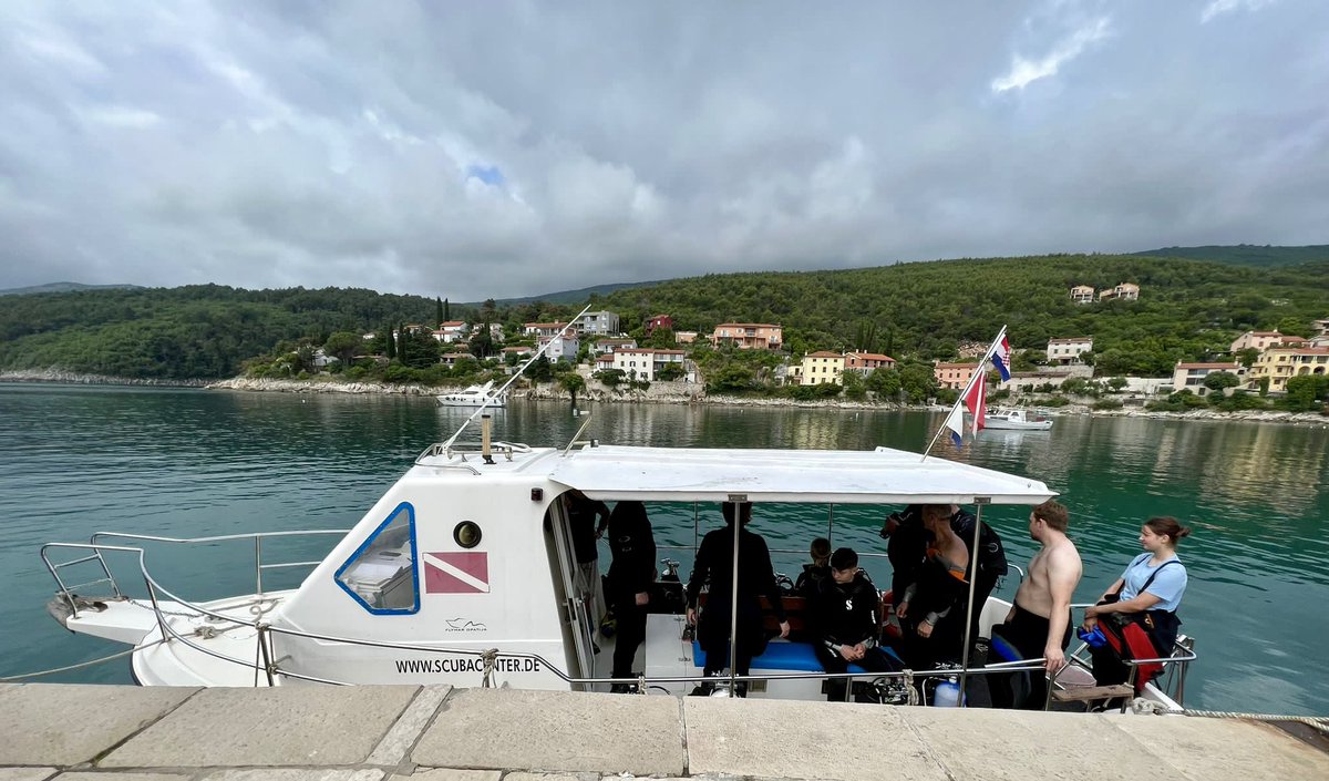 3D_WATERSPORTS's tweet photo. Prep for diving. Torch, SMB, Spool… and a lot of fun! https://t.co/BEd8VYMhvl