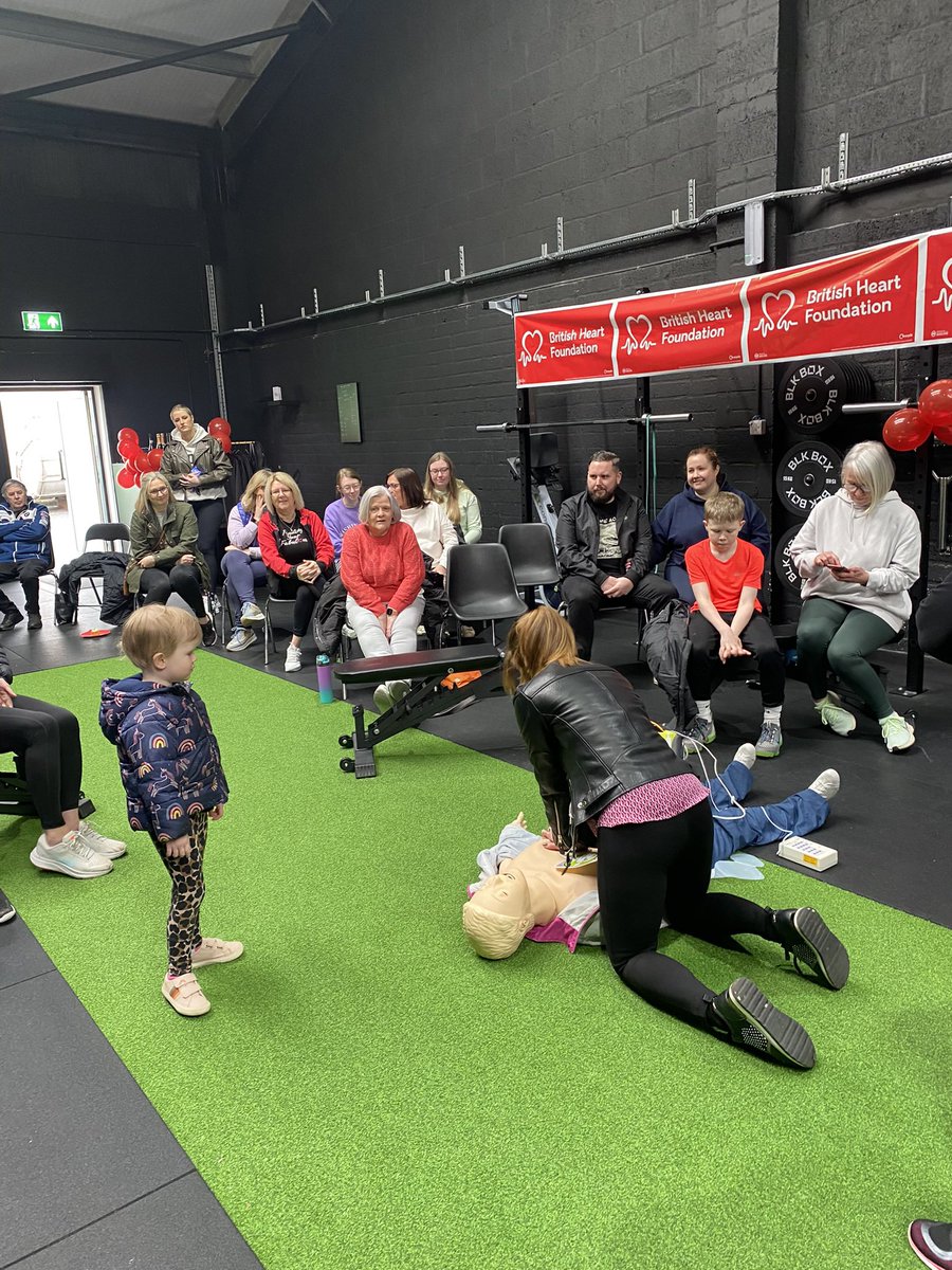 Ciara9429's tweet image. On 1st April this year, one year since my cardiac arrest, I organised a day where people could come and learn CPR. It has become so important in my life and I am so grateful to be here today and able to share this skill with others❣️… here’s to many more 🤞🏼
#cprawareness @BHFNI