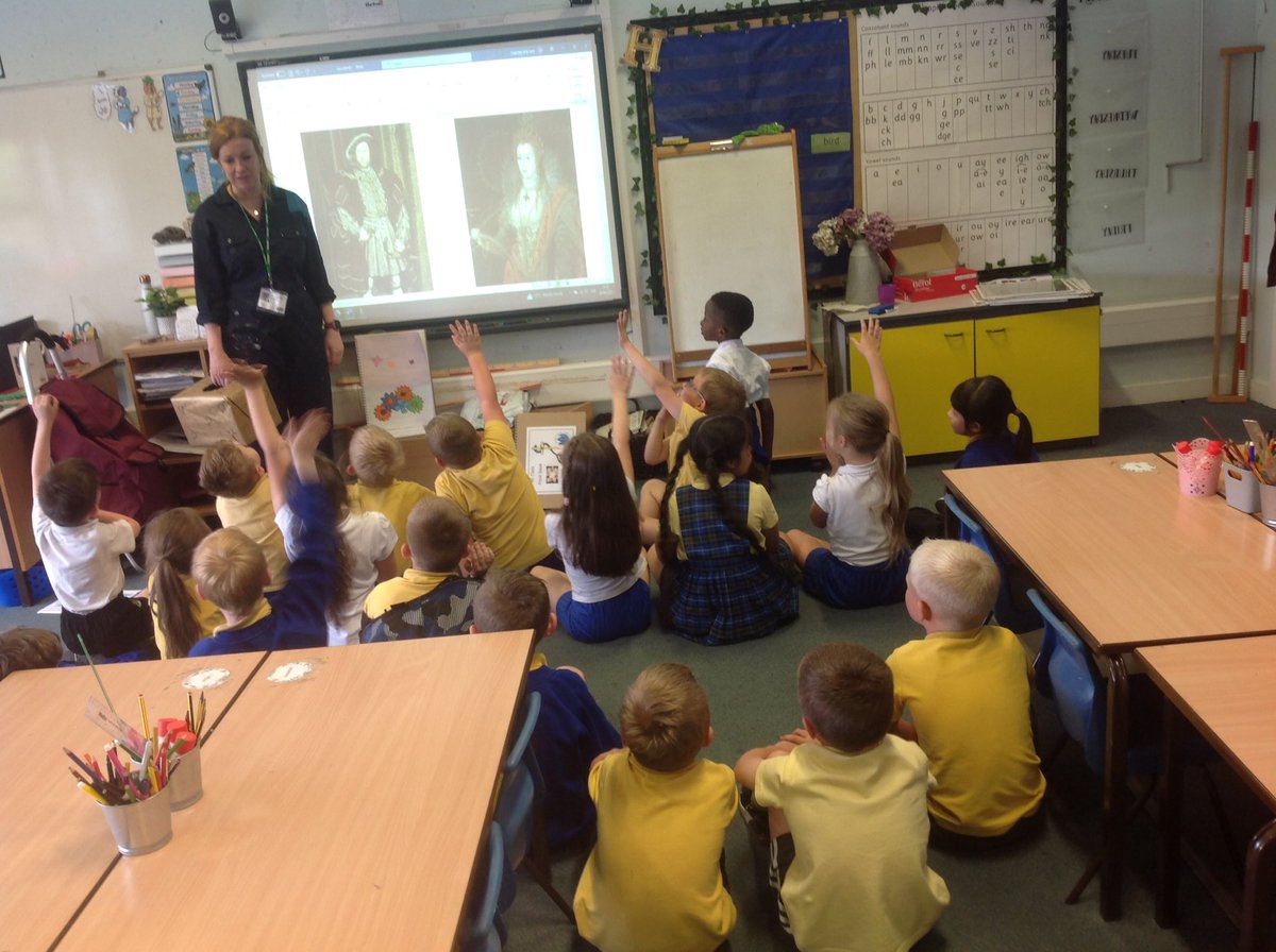 CanonYearTwo's tweet photo. Wow! What an amazing treat year 2 have had this afternoon. We have enjoyed learning how to draw faces as part of our @Cornerstonesedu portraits topic, with local artist @Minty_B We can't wait for next week. @Artsmarkaward @CanonSharples @LT_Trust https://t.co/4lPSE70LWu