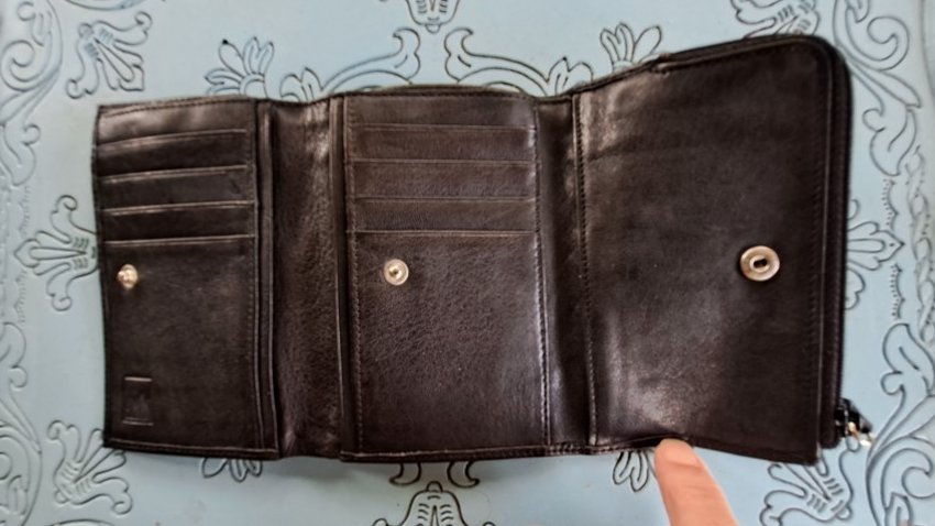 Tri Fold Wallet with Zip Compartment #Vintage Leather #FathersDay #etsy #EtsyRetweeter #EtsySeller #shopsmall #VintageEtsy @SGH_RTs @blazedrts @SpxcRTS @etsypro @EtsySocial @DripRT #etsystore #starseller

etsy.com/listing/149762…