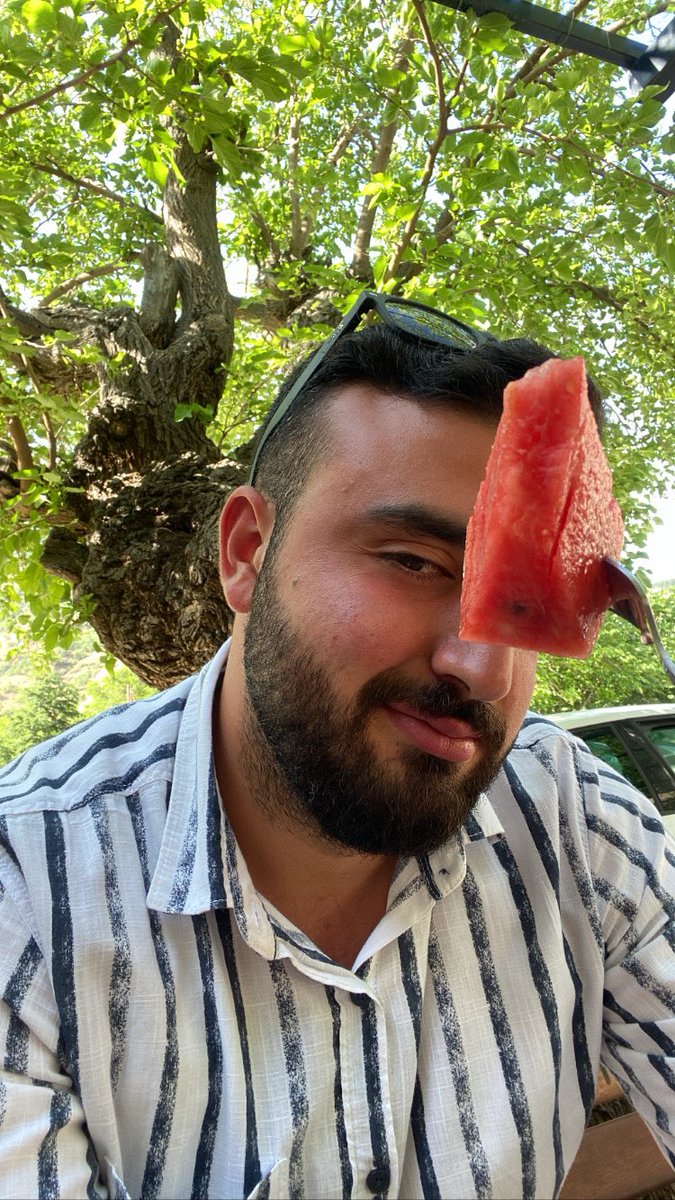 yusfyelsdk_'s tweet photo. Diyarbakırlıyım ama karpuz değilim🍉😃davam ettirin😅 https://t.co/vsqZv0zXRc