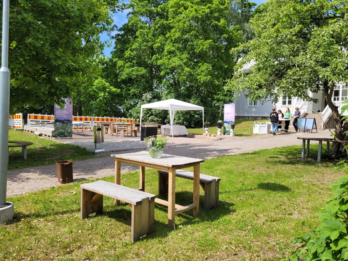 Nyt kaikki heti Keravan kartanolle! Menkää juttelemaan URF:ista, istuttamaan niittyä, varaamaan tontteja ja asuntoja tai ideoimaan Jokilaakson virkistysalueiden tulevaisuutta! 17.00 alkaa ja pari tuntia kestää, hyvin ehtii ulkoilemaan🏃🏻‍♀️🏃🏼🏃🏽‍♂️#kerava #URF