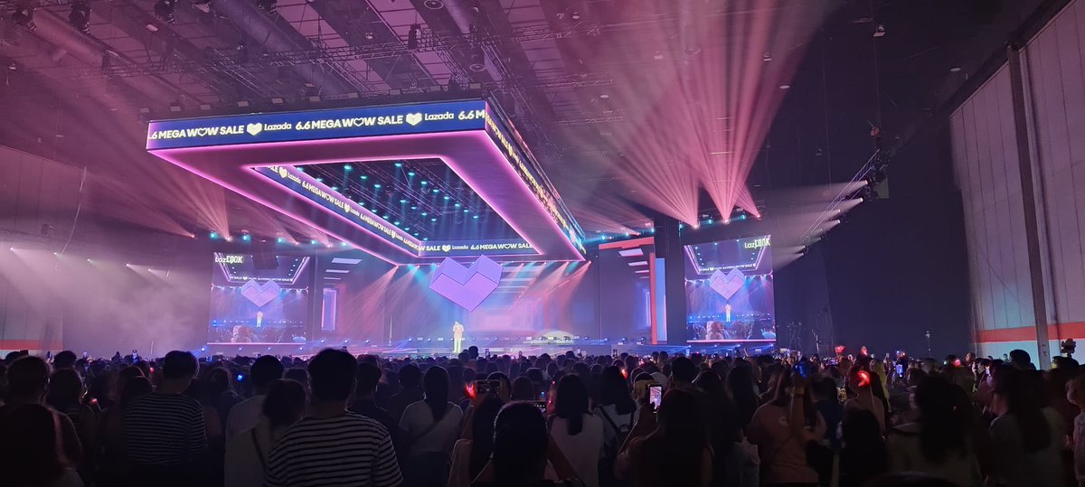 WinmetawinO's tweet image. อีกสิบปีก็ยังจะรักใช่หรือเปล่า 🎶🎶🎶
WinTeamPink x Lazada

#Lazada66WOWTH      
#winmetawin @winmetawin