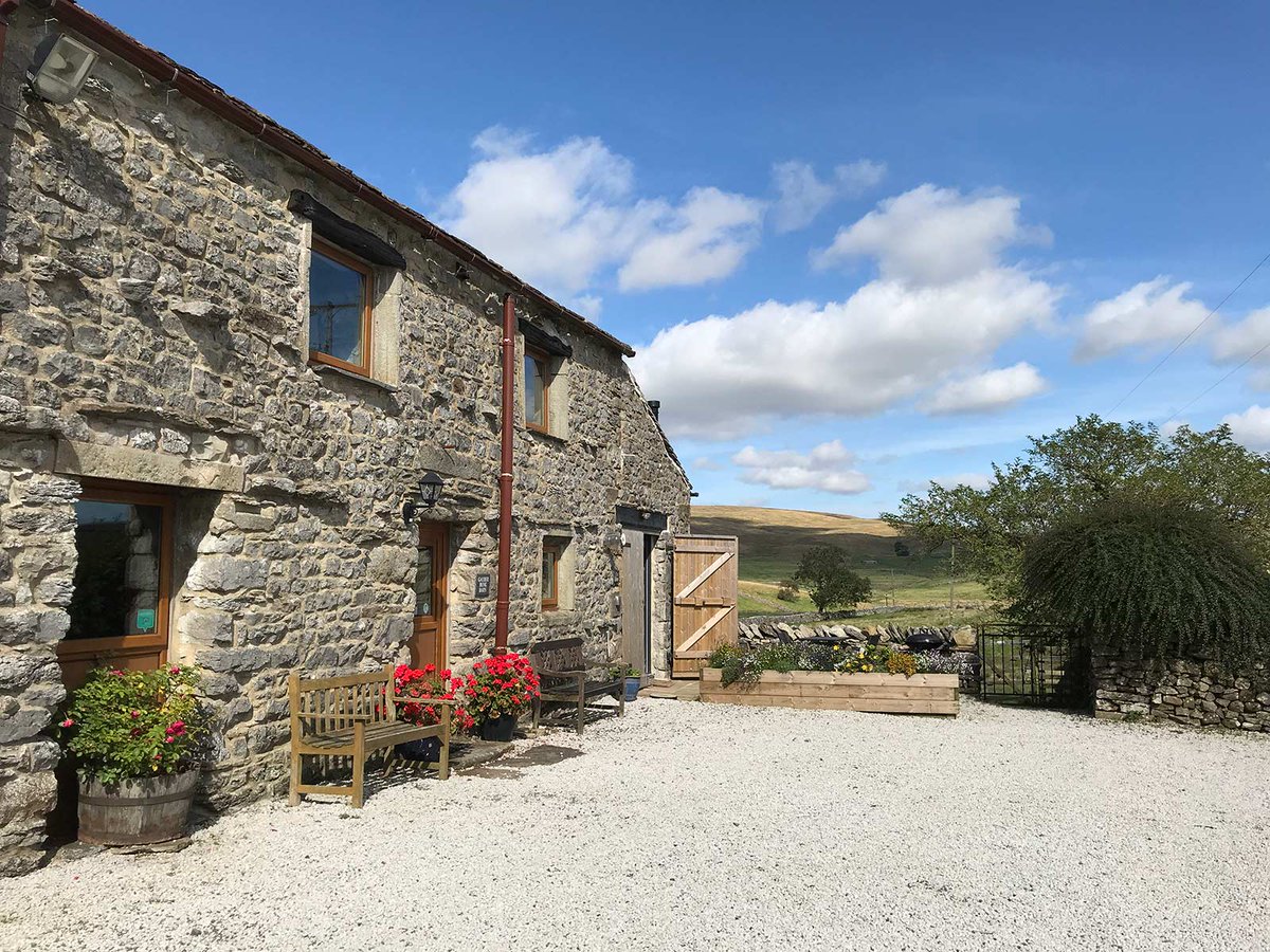 Planning on heading to #Yorkshire for an adventure?

<a href="/gauberbunkbarn/">Gauber Bunk Barn & Den</a> have updated their listing check them out below:

bunkr.co.uk/accommodation/…

#bunkhouse #YorkshireDales #pennineway #staycation