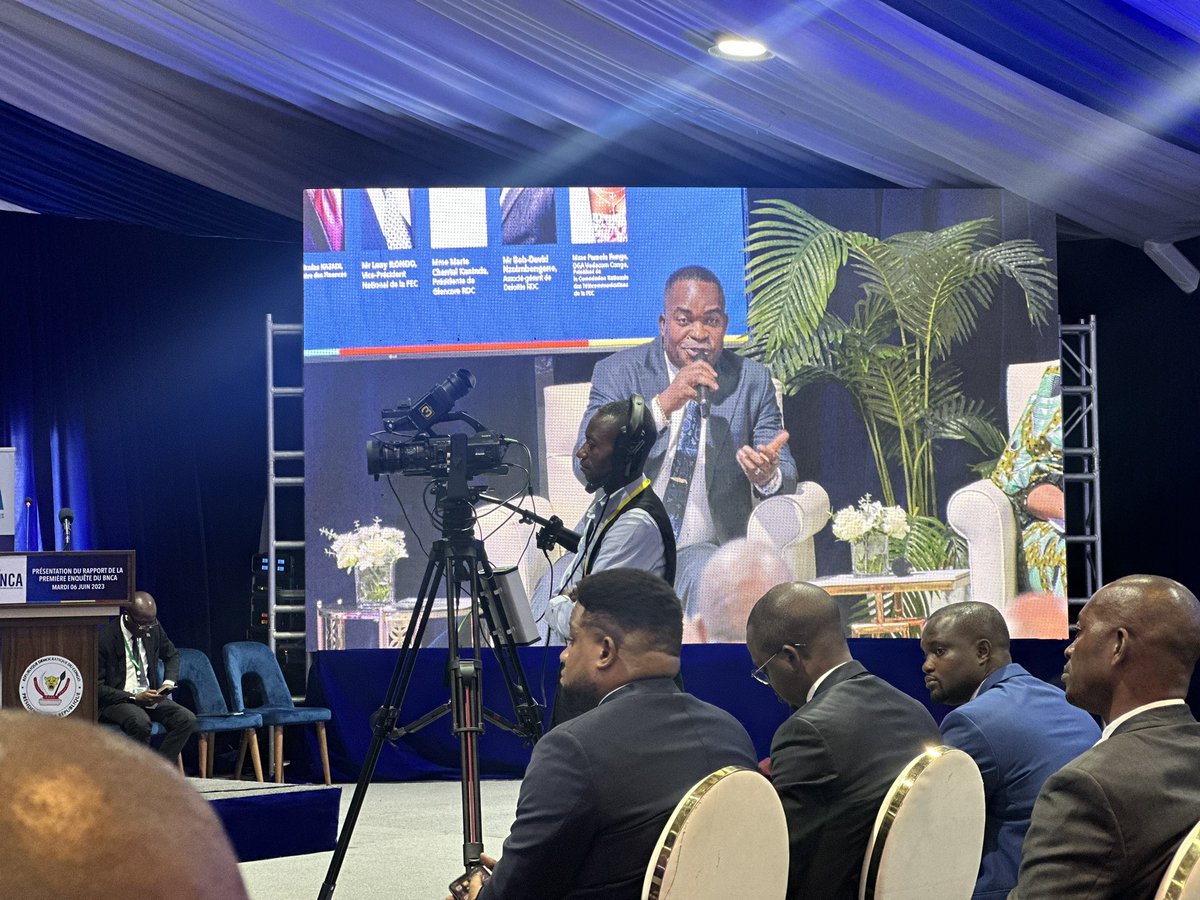 PatrickMuyaya's tweet photo. #RDC : Devant le Président de la République, gouvernement, magistrature, patronat, débattent de manière inédite autour du rapport du baromètre national du climat des affaires. Dans l’objectif de dégager les voies et répondre chacun à son niveau aux défis de l’amélioration du climat des affaires #ChangementDeNarratif 🇨🇩🇨🇩
