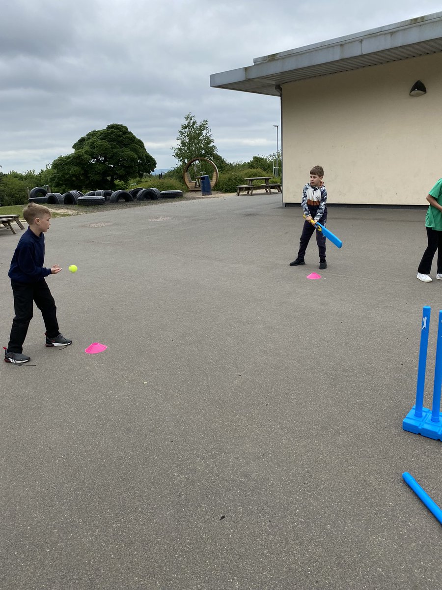 WCPSc2024's tweet photo. Today in P.E, we were refining our batting skills effectively in cricket. #WCPSPE https://t.co/XrPMM5hHkG