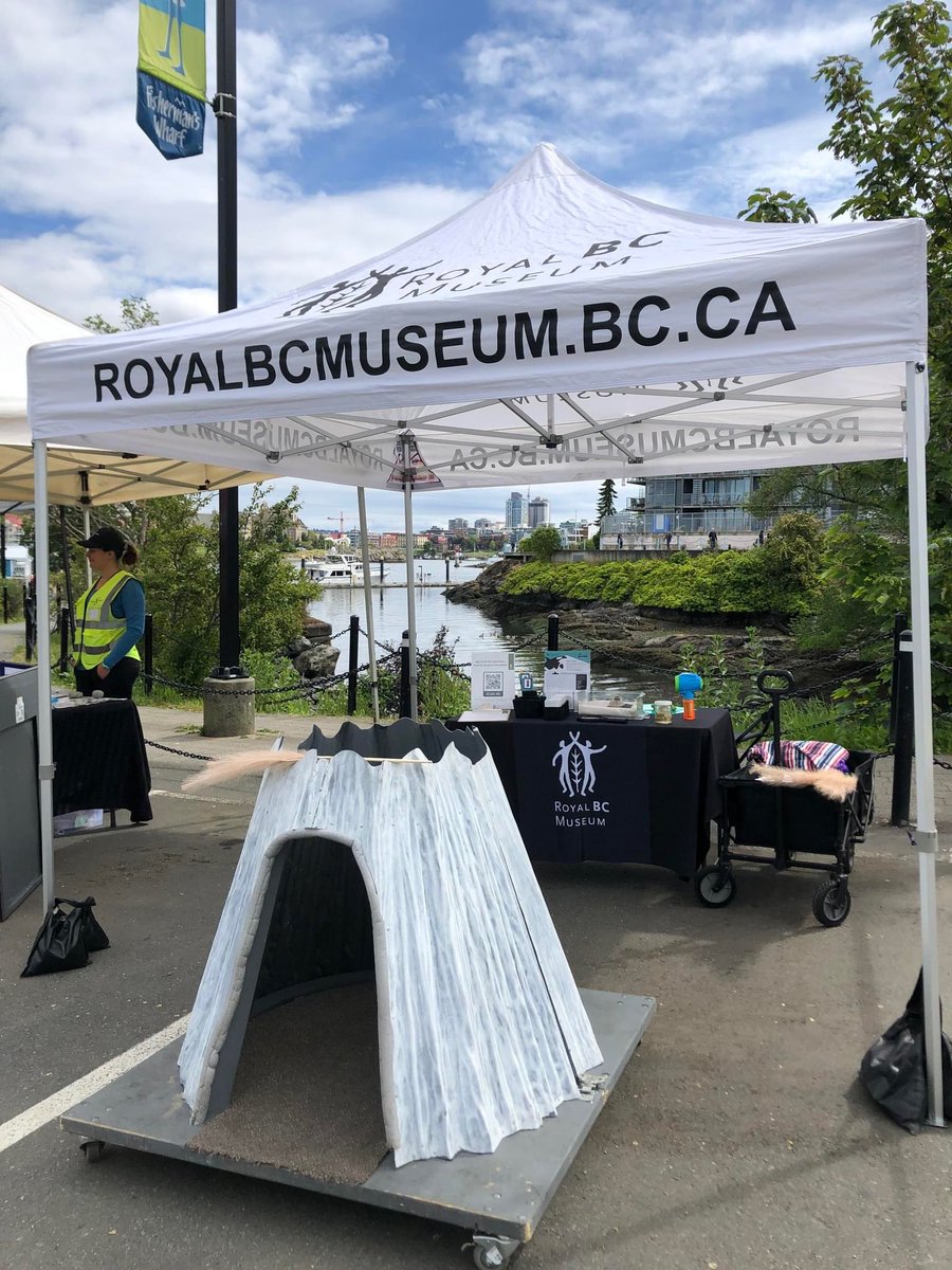 Ever wonder what it's like to be a barnacle? Visit <a href="/RoyalBCMuseum/">Royal BC Museum</a> outreach team June 11 at the World Ocean Day celebrations at Fisherman's Wharf to do your best barnacle impression! A favourite of the kids, both big and small!

#worldoceandayyyj #oceanweekvictoria #worldoceanday