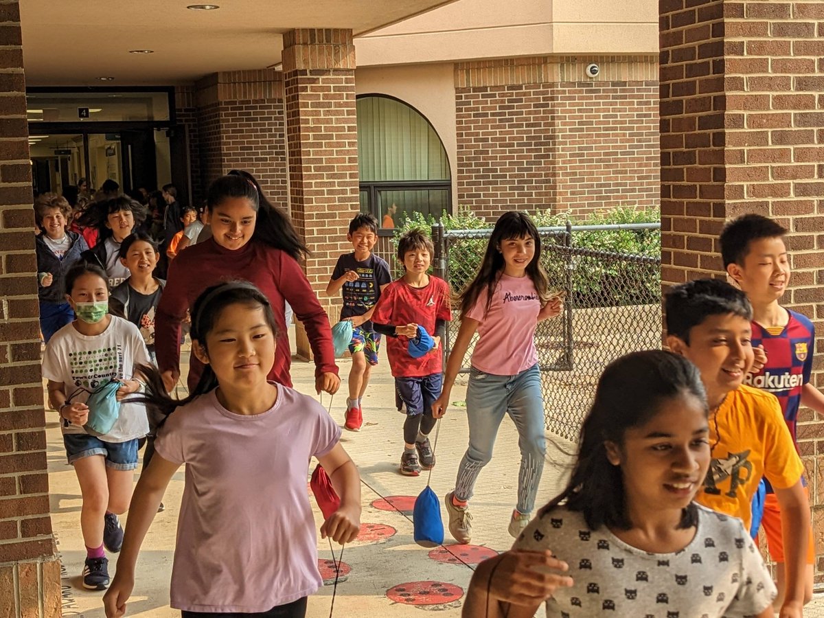 Our 4rh graders are helping <a href="/DTE_Energy/">DTE_Energy</a> create a video highlighting our hammock garden. #NWLeads #NoviPride