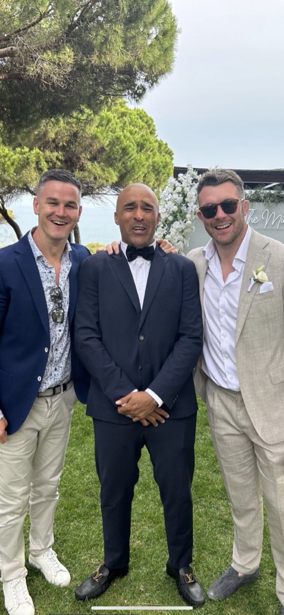 SimonZebo's tweet photo. The Murray’s ☀️🥂 https://t.co/Jm8D3EEEub