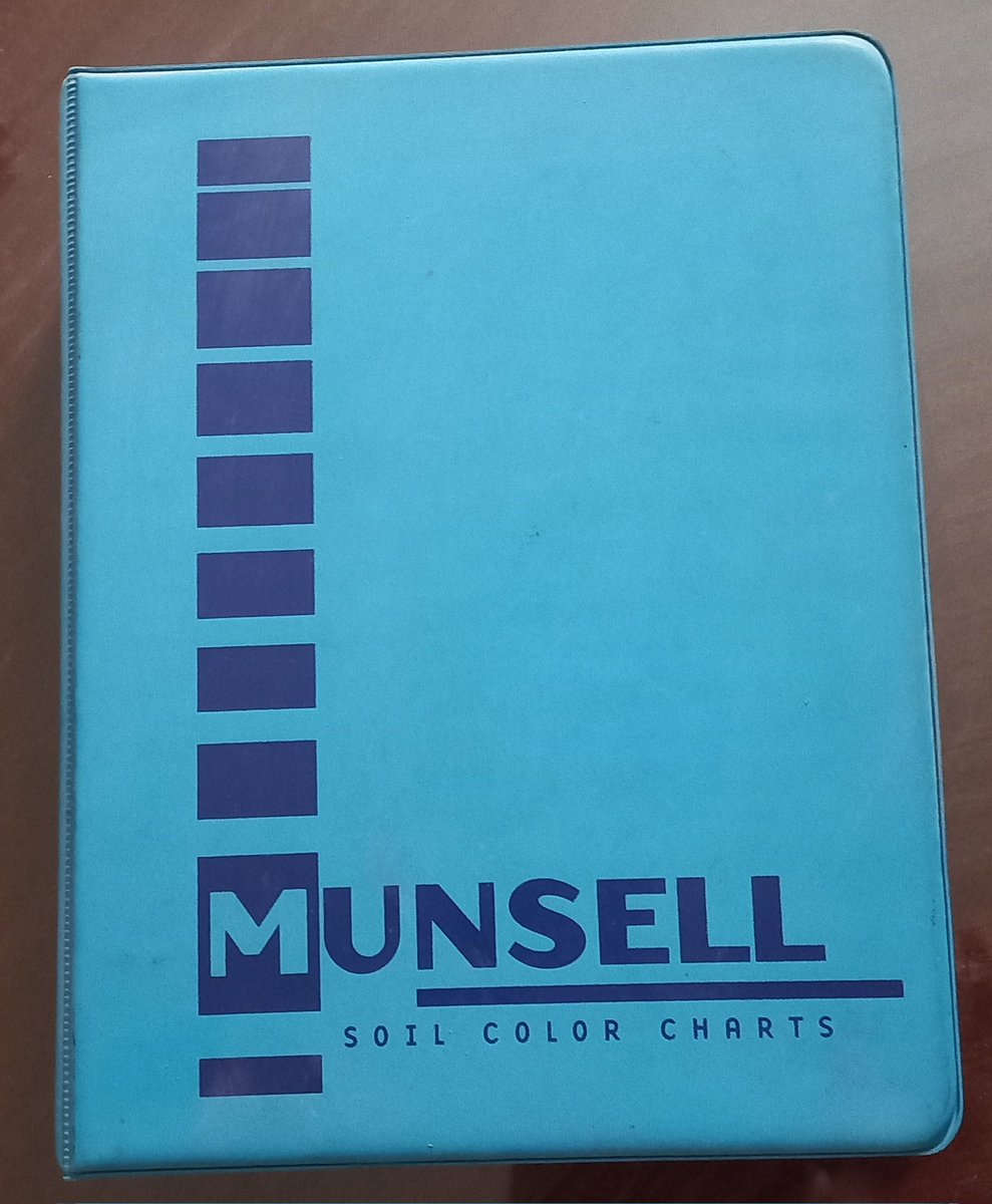 ManamiYahata's tweet photo. #Munsell Soil Color Charts!
Correct color identification is not easy.
マンセル ソイル カラー チャート‼️
考古学調査で土/泥(遺物も)の色はこの本で確認します。色の判別は意外に難しい。
#Archaeology
#考古学 https://t.co/YHJoFiZZka