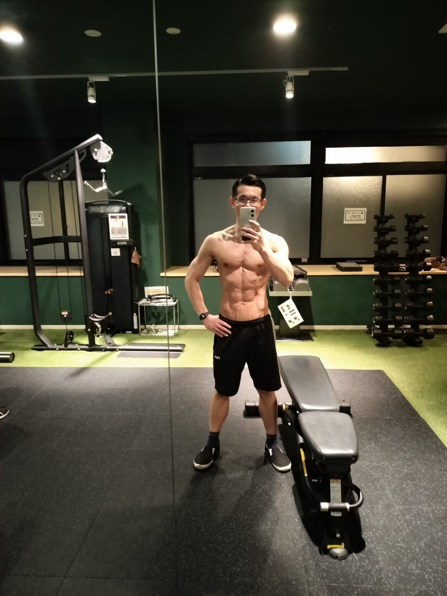 ワークアウト終了
なんか写真ちっちゃい！ポージングも練習しました。
#筋トレ垢