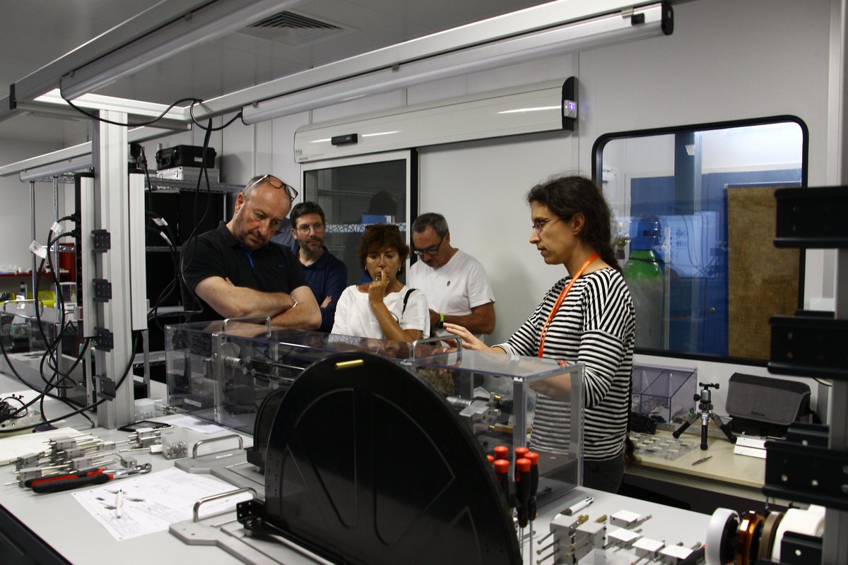 CPPMLuminy's tweet image. Présentation à l'équipe de direction de @PolytechMars, école d'#ingénieurs @univamu, des activités et des installations par le directeur @DiaconuCPPM et les scientifiques du #CPPM 
@Euclid_FR @Euclid_NISP  @km3net @ATLASexperiment 
#physique #imagerie #mécanique #électronique