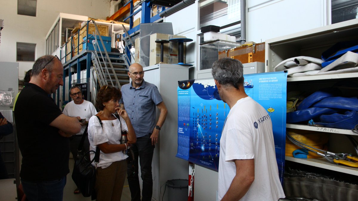 CPPMLuminy's tweet image. Présentation à l'équipe de direction de @PolytechMars, école d'#ingénieurs @univamu, des activités et des installations par le directeur @DiaconuCPPM et les scientifiques du #CPPM 
@Euclid_FR @Euclid_NISP  @km3net @ATLASexperiment 
#physique #imagerie #mécanique #électronique