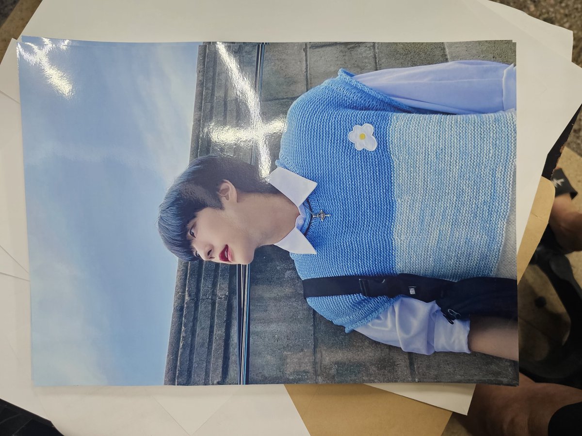 bell_lunarena's tweet image. 저도 윤종우생일을 맞이하여 리트윗 이벤트좀 해볼게요 트친도별루없구 받으신분들이 꽤되어 신청하실분이 있으실지모르겠지만 9일까지  리트윗해서 당첨되신분께 보내드린겠습니~ 떡메모, 윤종우 스티커, A3포스터
생카돌때 나눔하지만 수량이 얼마나 될 몰라서 #윤종우 #윤종우_생일 #리트윗이벤트