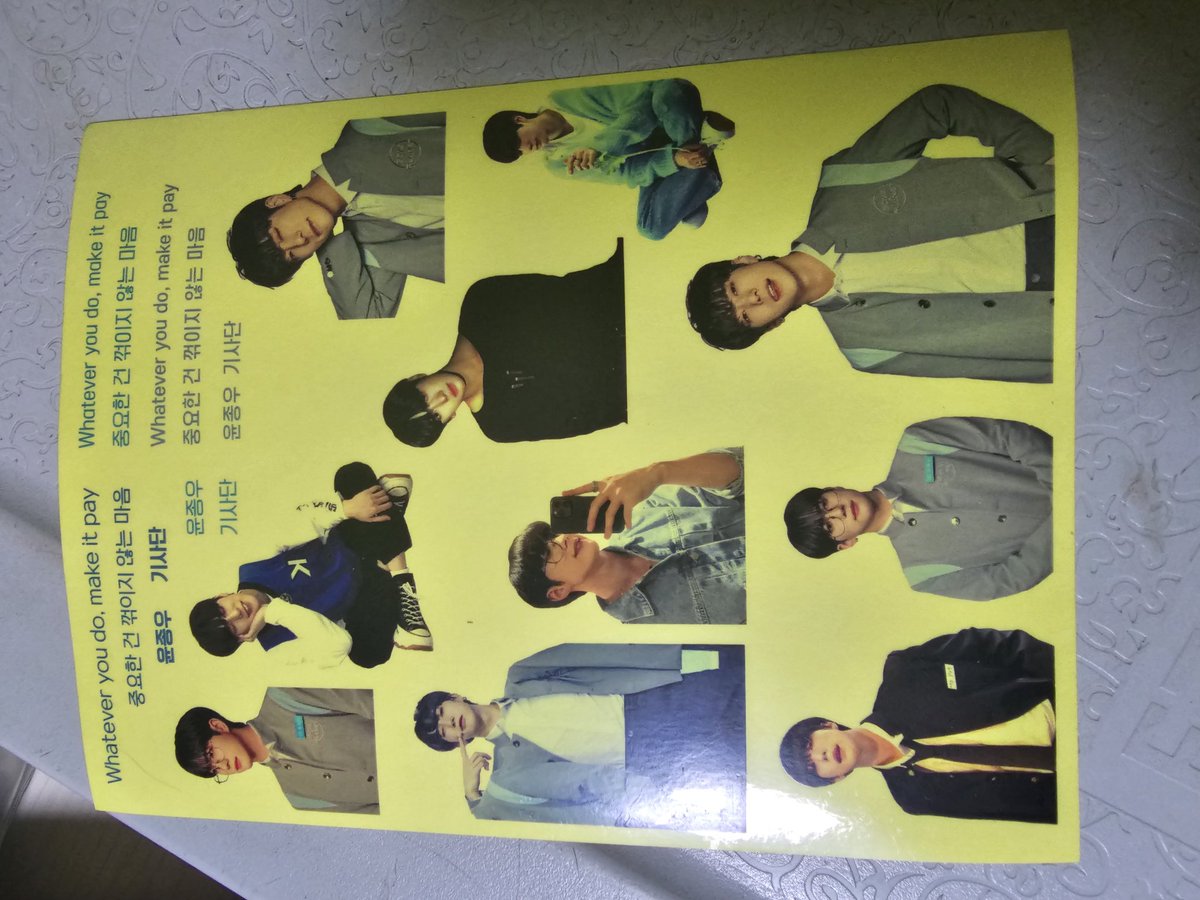 bell_lunarena's tweet image. 저도 윤종우생일을 맞이하여 리트윗 이벤트좀 해볼게요 트친도별루없구 받으신분들이 꽤되어 신청하실분이 있으실지모르겠지만 9일까지  리트윗해서 당첨되신분께 보내드린겠습니~ 떡메모, 윤종우 스티커, A3포스터
생카돌때 나눔하지만 수량이 얼마나 될 몰라서 #윤종우 #윤종우_생일 #리트윗이벤트