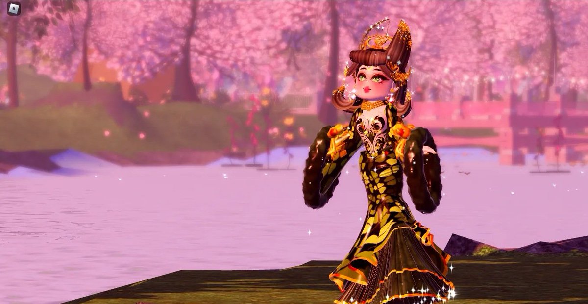 ✨Golden✨

<a href="/royale_high/">✨Royale High✨</a> #Roblox #royalehigh