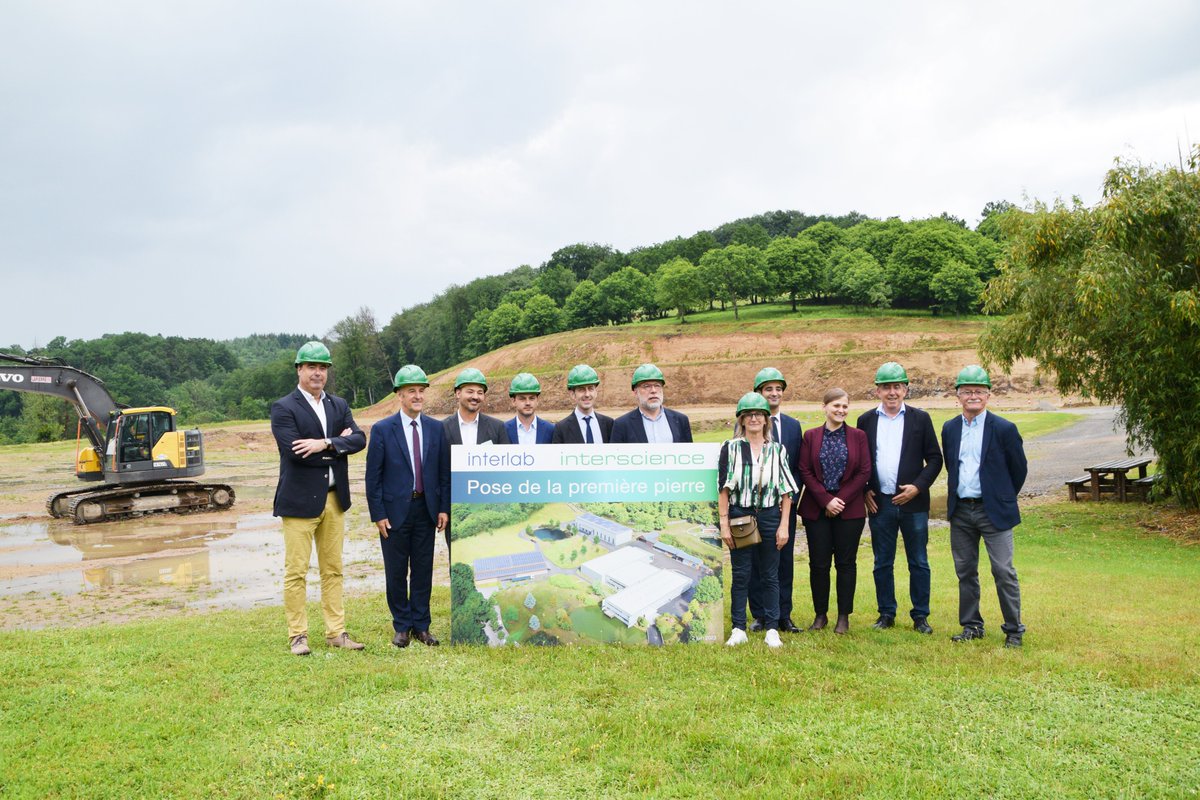 INTERSCIENCE_FR's tweet image. Cérémonie de pose de la première pierre de l'usine et du centre de R&amp;amp;D d'INTERSCIENCE à Puycapel, France. 🙌 🇫🇷

Plus d'espace pour la productivité et la créativité!
✅ + 3000 m2
✅ Volumes de production x2
✅ Capacités de stockage x 2
✅ Surface R&amp;amp;D x 2
#Interscience #Cantal